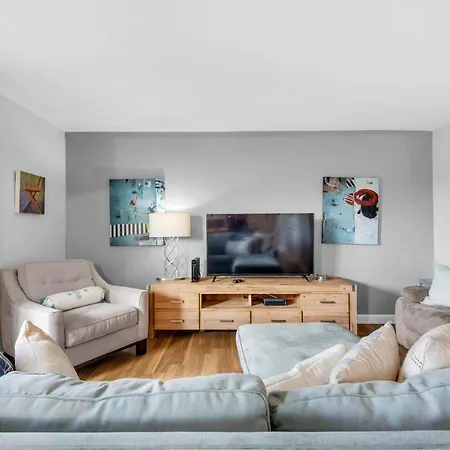 Horizon South 8B2- Sunshine Gardens Villa